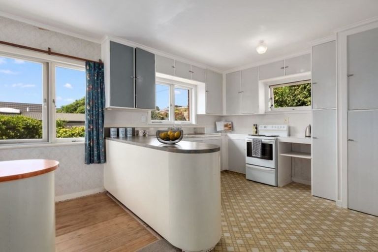 Photo of property in 12a Seaview Road, Otumoetai, Tauranga, 3110