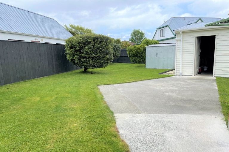 Photo of property in 25 Dorset Crescent, Hokowhitu, Palmerston North, 4410