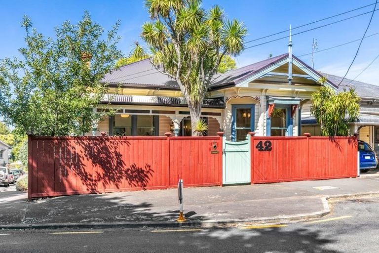 Photo of property in 42 Church Street, Devonport, Auckland, 0624