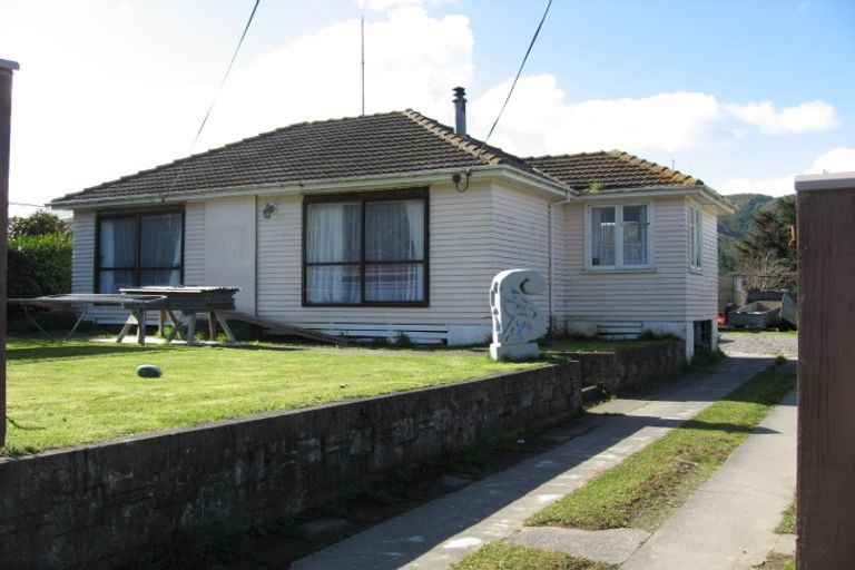 Photo of property in 112 Wellington Road, Wainuiomata, Lower Hutt, 5014