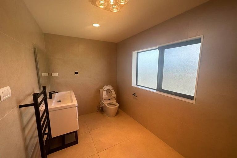 Photo of property in 86 Fairview Avenue, Fairview Heights, Auckland, 0632