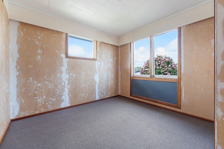 Photo of property in 49 Nevada Drive, Merrilands, New Plymouth, 4312