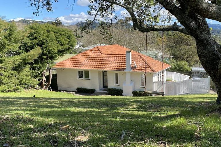 Photo of property in 257 Titirangi Road, Titirangi, Auckland, 0604