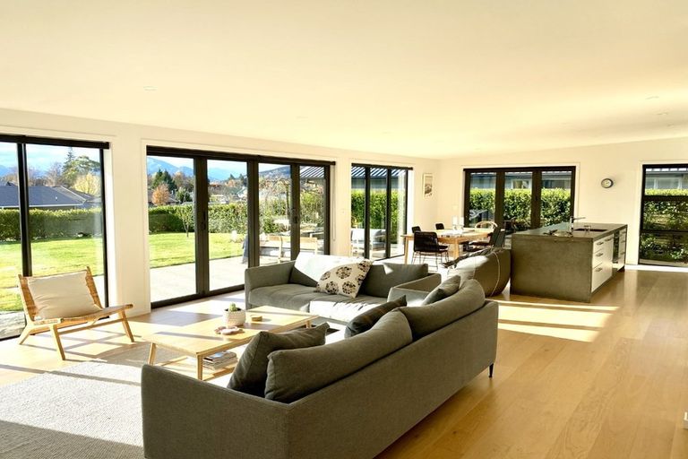 Photo of property in 32 Niger Street, Wanaka, 9305