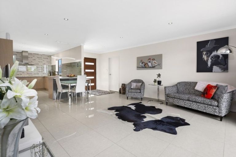 Photo of property in 7 Mcburney Place, Mangere East, Auckland, 2024