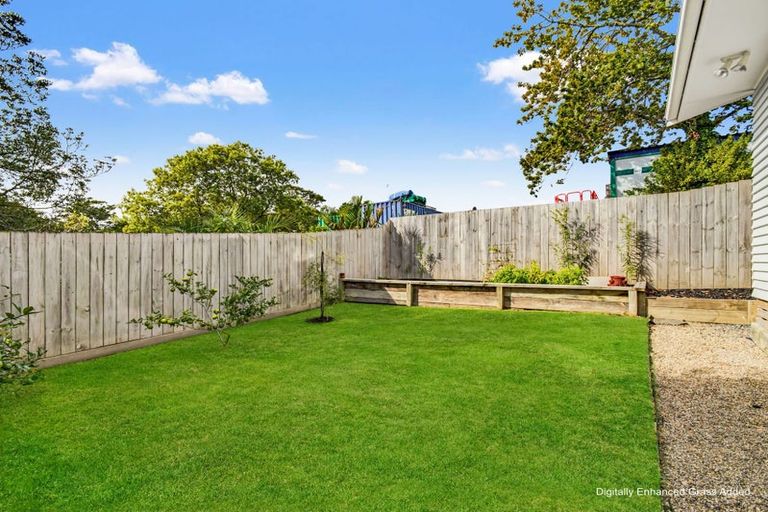 Photo of property in 48 Stottholm Road, Titirangi, Auckland, 0604