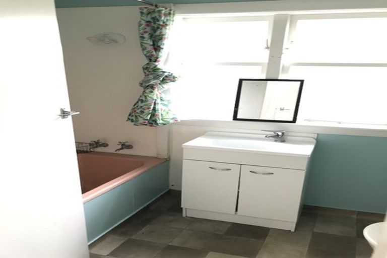 Photo of property in 341 Ohiro Road, Brooklyn, Wellington, 6021