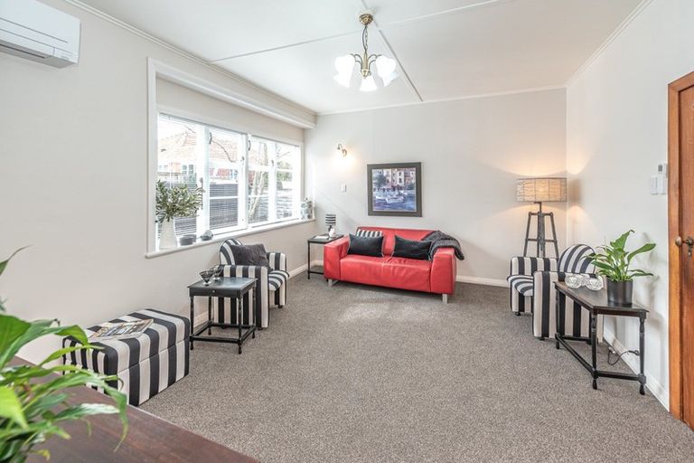 Photo of property in 17a Taranaki Street, Saint Johns Hill, Whanganui, 4501