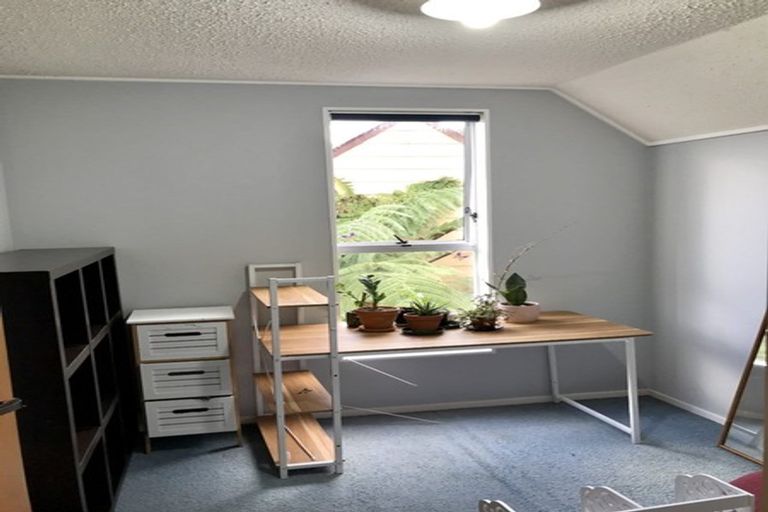 Photo of property in 15e Glen Road, Stokes Valley, Lower Hutt, 5019