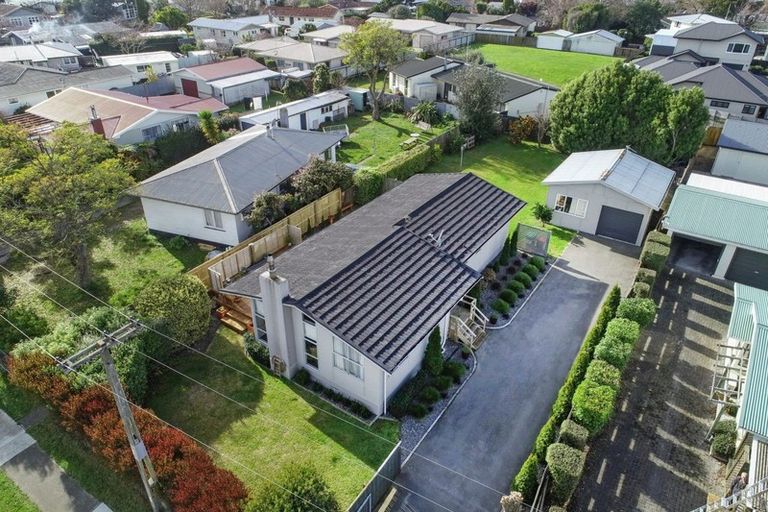Photo of property in 2a Lipscombe Crescent, Havelock North, 4130