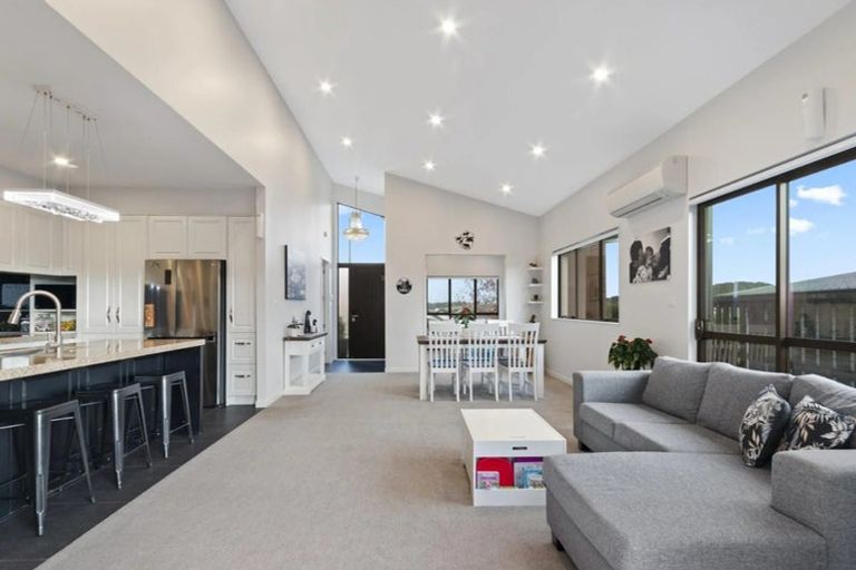 Photo of property in 20 Knoll Rise, Pukekohe, 2120