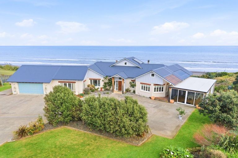 Photo of property in 37 Longbeach Drive, Castlecliff, Whanganui, 4501