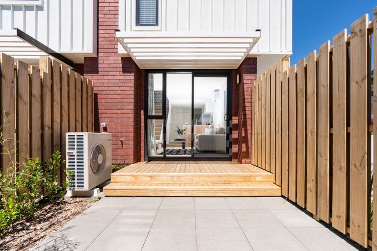 Photo of property in 65 Strathmore Avenue, Strathmore Park, Wellington, 6022