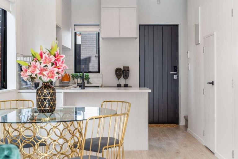 Photo of property in 21 Toanga Place, Mount Wellington, Auckland, 1062