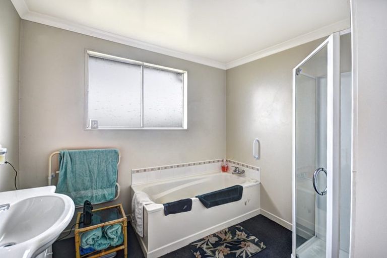 Photo of property in 14 Winston Place, Kew, Dunedin, 9012