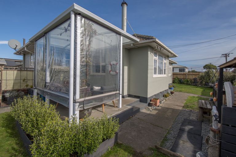 Photo of property in 15 Cygnet Street, North New Brighton, Christchurch, 8083