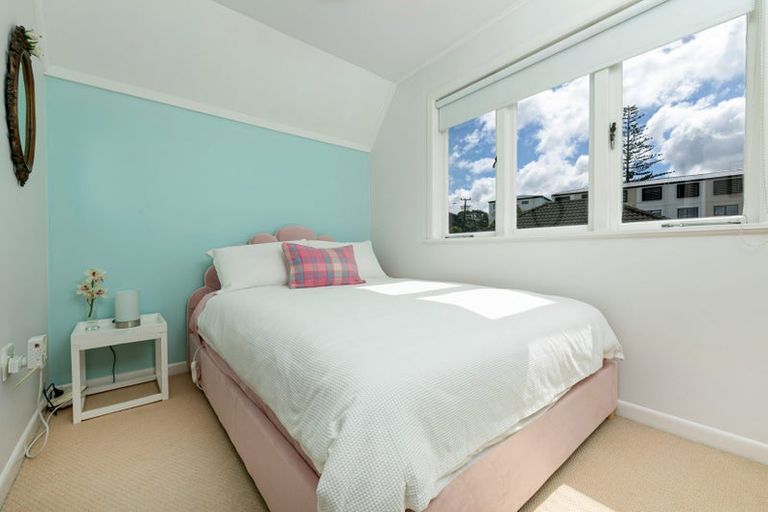 Photo of property in 47 Forrest Hill Road, Milford, Auckland, 0620