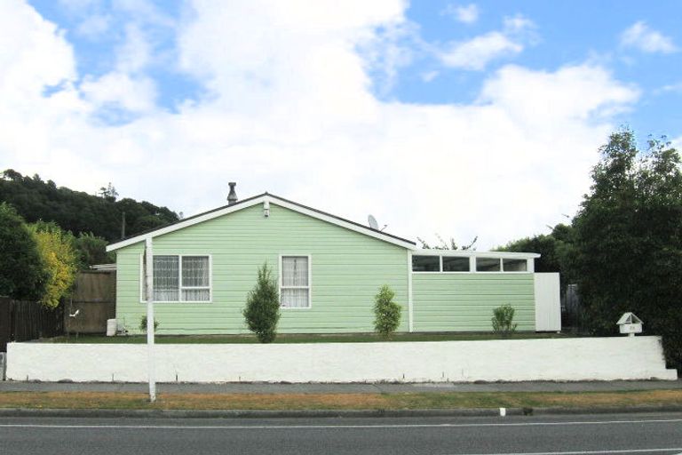 Photo of property in 20 Gemstone Drive, Birchville, Upper Hutt, 5018