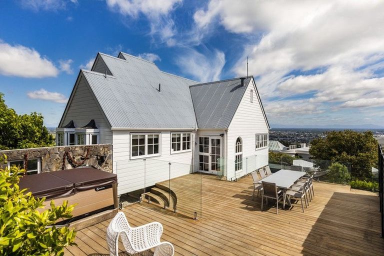 Photo of property in 81a Dyers Pass Road, Cashmere, Christchurch, 8022