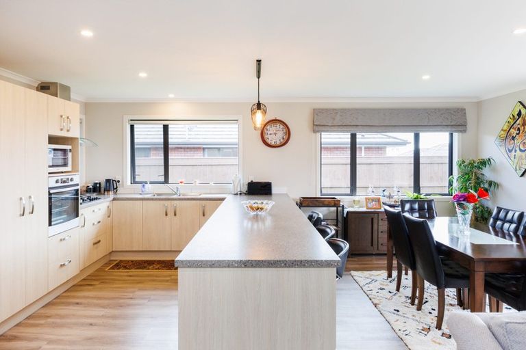 Photo of property in 7 Cyprus Place, Fitzherbert, Palmerston North, 4410