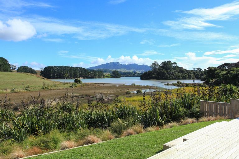 Photo of property in 19 Robertson Street, Raglan, 3225