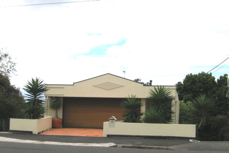 Photo of property in 91 Hinemoa Street, Birkenhead, Auckland, 0626