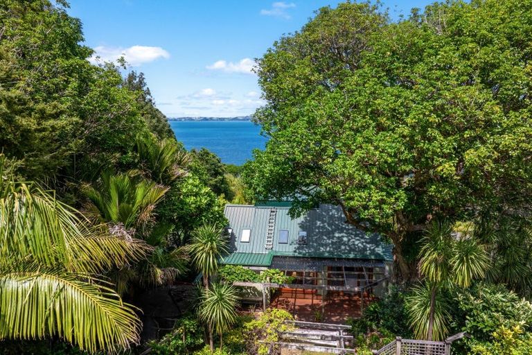 Photo of property in 11 Clinton Road, Tawharanui Peninsula, Warkworth, 0986