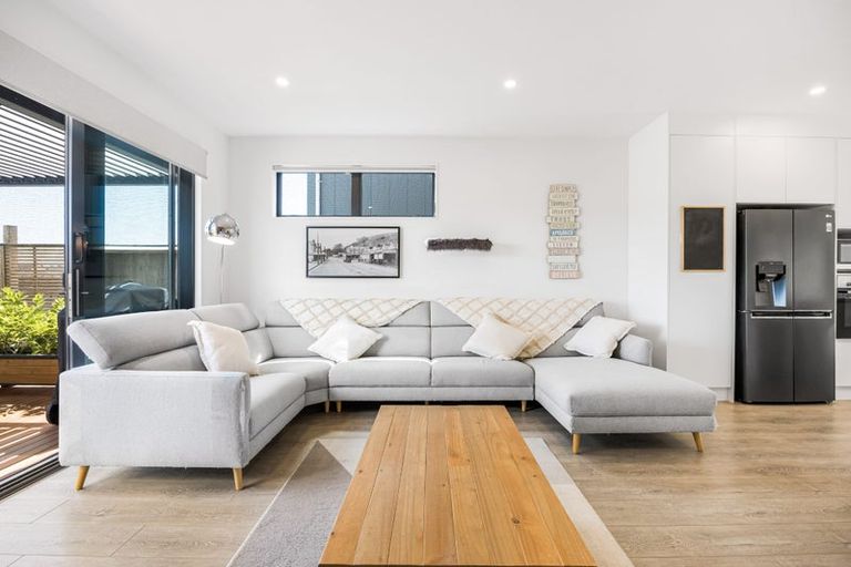 Photo of property in 100 Tarapuka Road, Westgate, Auckland, 0814