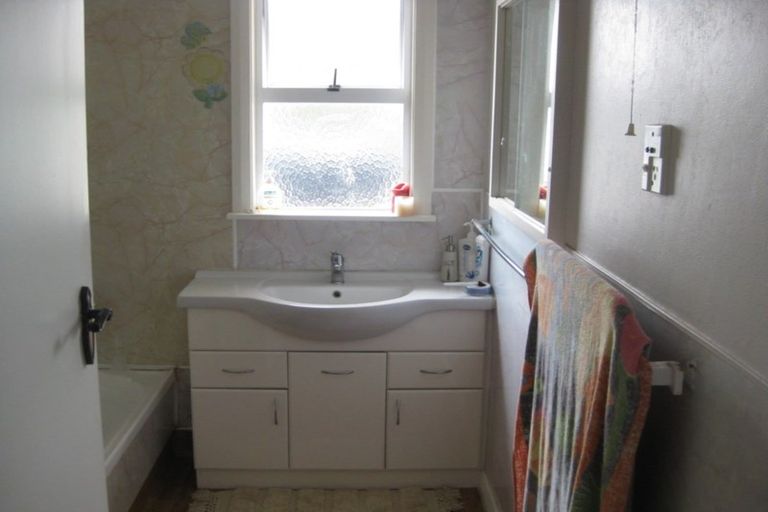 Photo of property in 32 Queen Street, Dannevirke, 4930