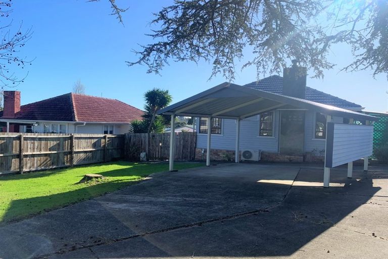 Photo of property in 1/114 Kervil Avenue, Te Atatu Peninsula, Auckland, 0610