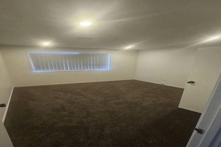 Photo of property in 1/6 Annette Avenue, Te Atatu South, Auckland, 0610