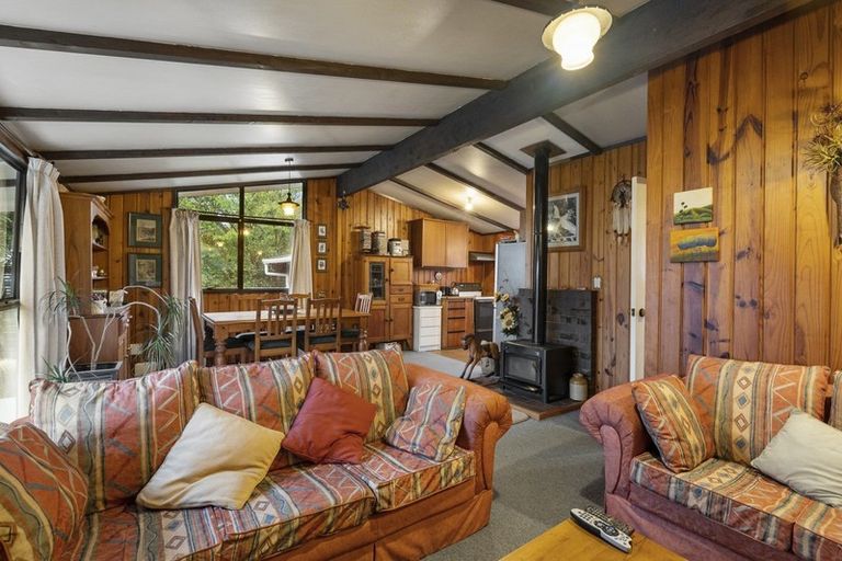 Photo of property in 9a Heretaunga Square, Silverstream, Upper Hutt, 5019