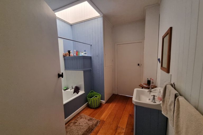 Photo of property in 17 Edwards Avenue, Henderson, Auckland, 0610