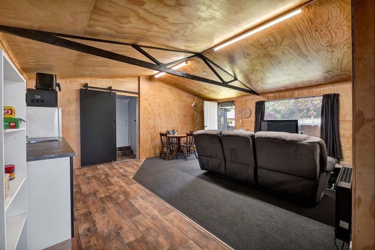 Photo of property in 263 Huatoki Street, Upper Vogeltown, New Plymouth, 4310