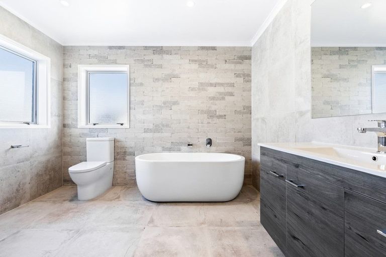 Photo of property in 13 Couldrey Crescent, Red Beach, 0932