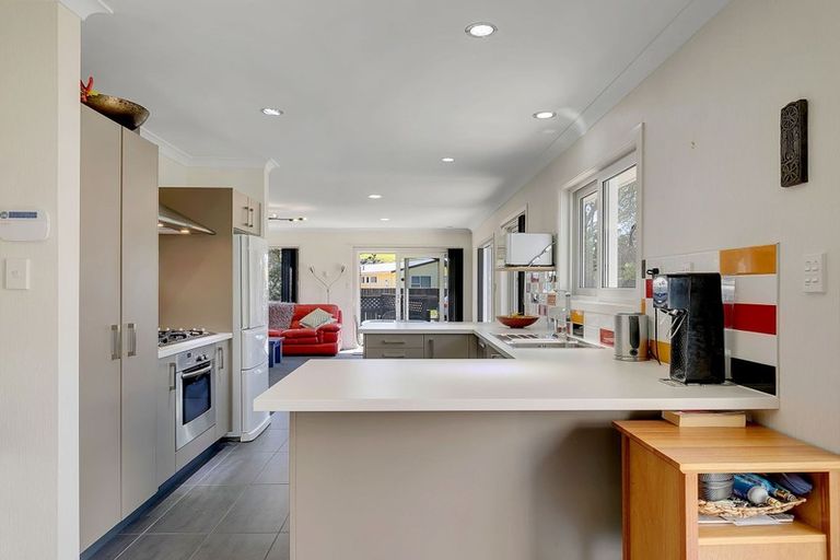 Photo of property in 32 Sea Vista Drive, Pukerua Bay, 5026