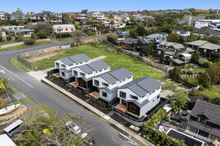 Photo of property in 2c Tiri View Place, Waiake, Auckland, 0630