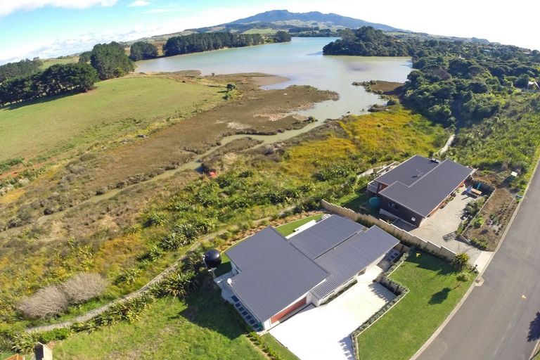 Photo of property in 19 Robertson Street, Raglan, 3225