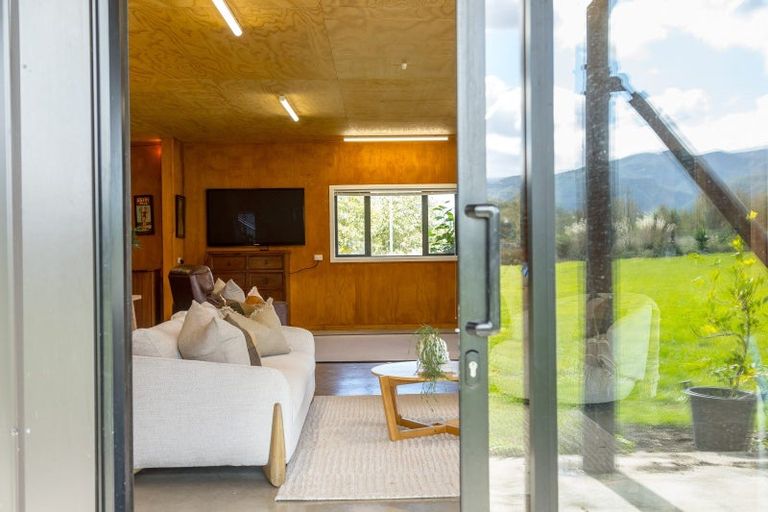 Photo of property in 50 Flax Cutter Lane, Woodside, Greytown, 5794