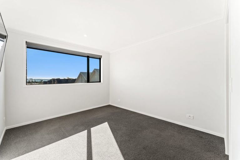 Photo of property in 17 Seafarer Crescent, Stanmore Bay, Whangaparaoa, 0932