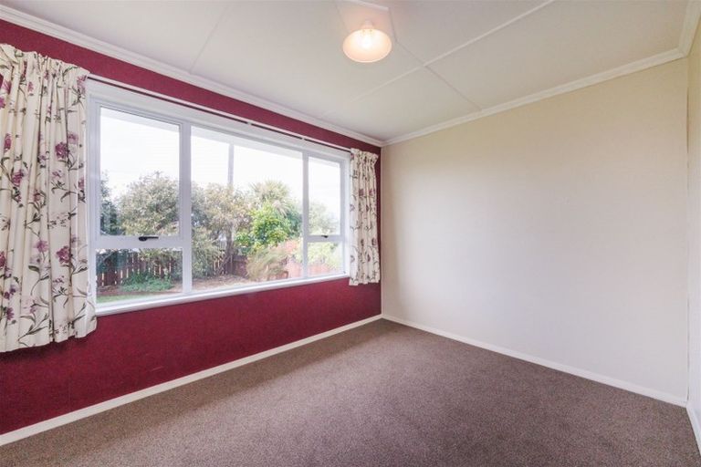 Photo of property in 18 Roore Street, Foxton Beach, Foxton, 4815