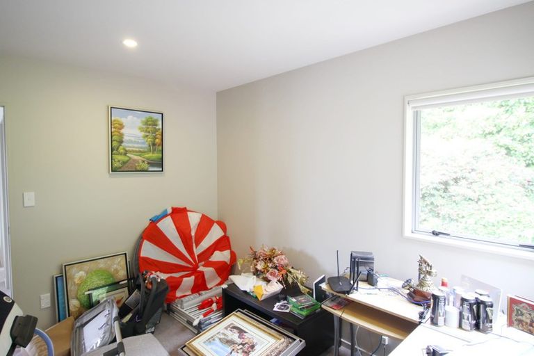 Photo of property in 37 Meadowcroft Grove, Johnsonville, Wellington, 6037