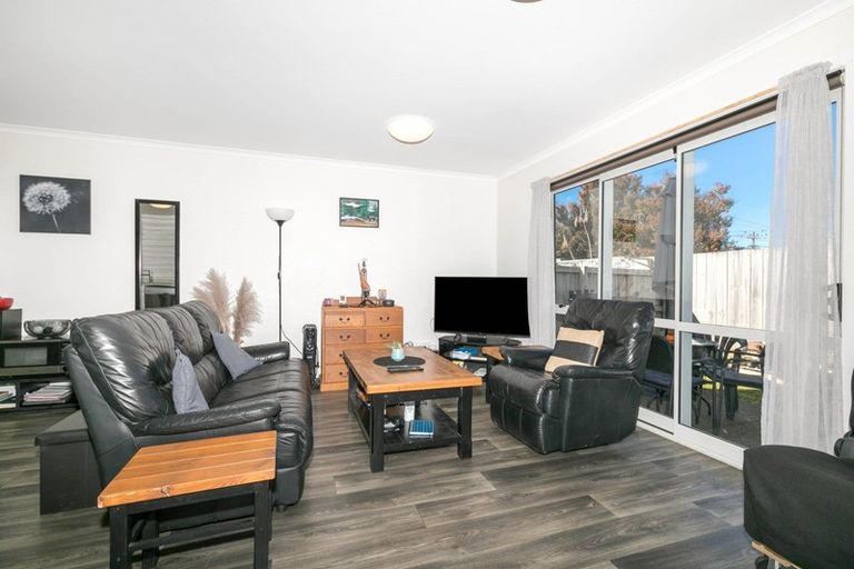 Photo of property in 19 Chiefs Court, Hamilton East, Hamilton, 3216