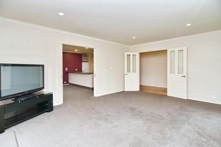 Photo of property in 9 Scarlet Lane, Redwood, Christchurch, 8051