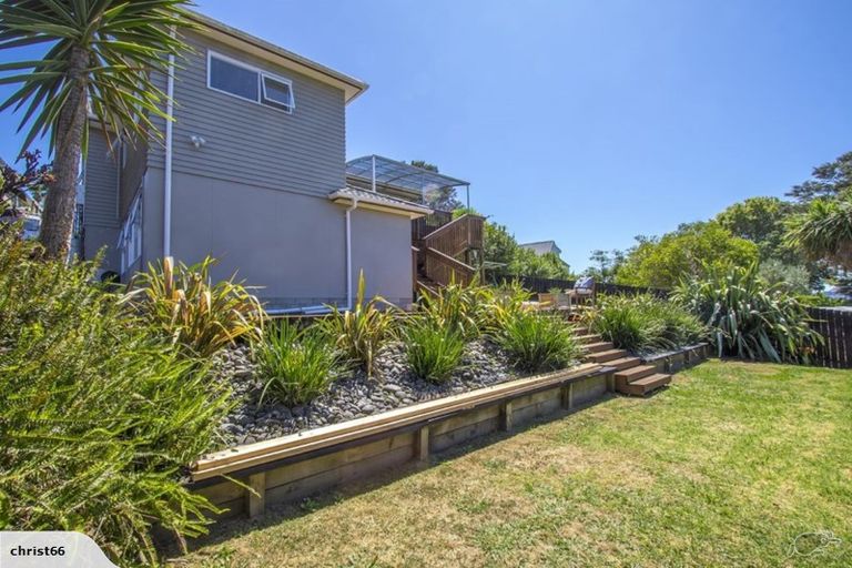 Photo of property in 27a Eastglen Road, Glen Eden, Auckland, 0602