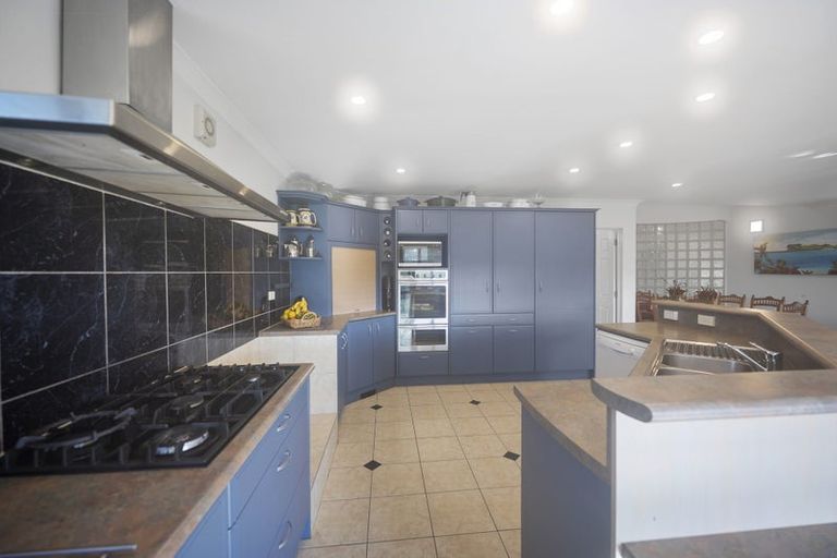 Photo of property in 384 Pine Valley Road, Dairy Flat, Silverdale, 0992