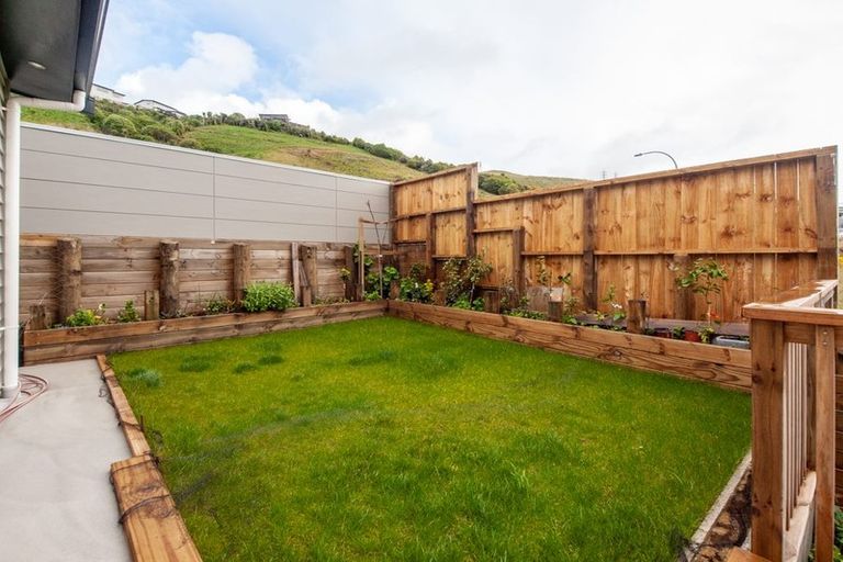 Photo of property in 86 Melksham Drive, Churton Park, Wellington, 6037