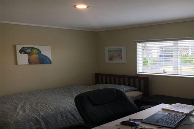 Photo of property in 9 Central Park Drive, Te Atatu South, Auckland, 0610