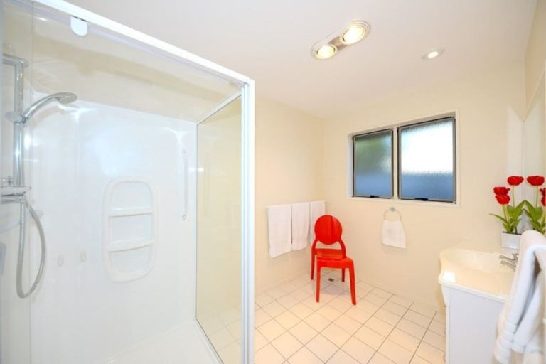 Photo of property in 2/74 Russley Road, Russley, Christchurch, 8042