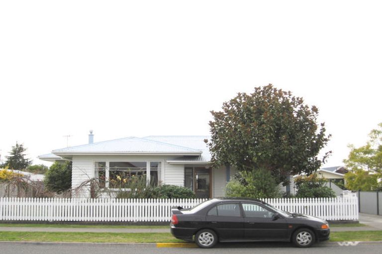 Photo of property in 19 Avenue Road, Greenmeadows, Napier, 4112